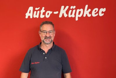 Portrait von Sven Rowold.